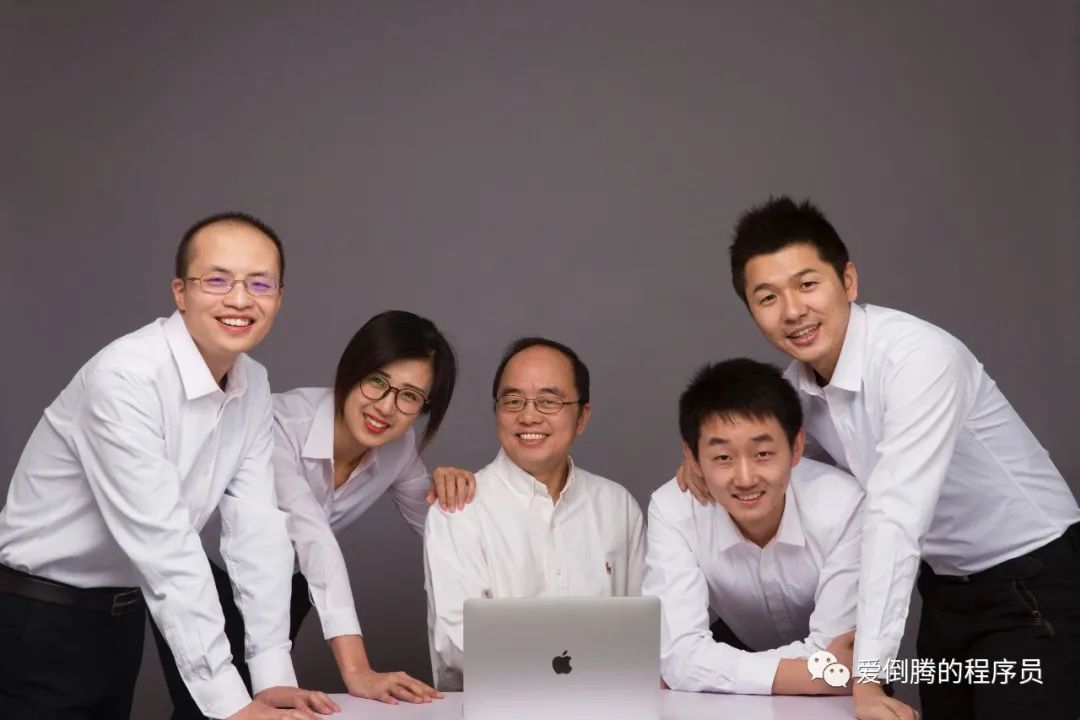 人均估值 5000 万 RMB,53 岁程序员能做到的,你也能! - loveini Database 时序数据库 2017 年底米兰体育官网入口团队合影